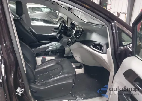 2019 Chrysler Pacifica Touring L from USA, damaged, VIN 2C4RC1BG1KR570662